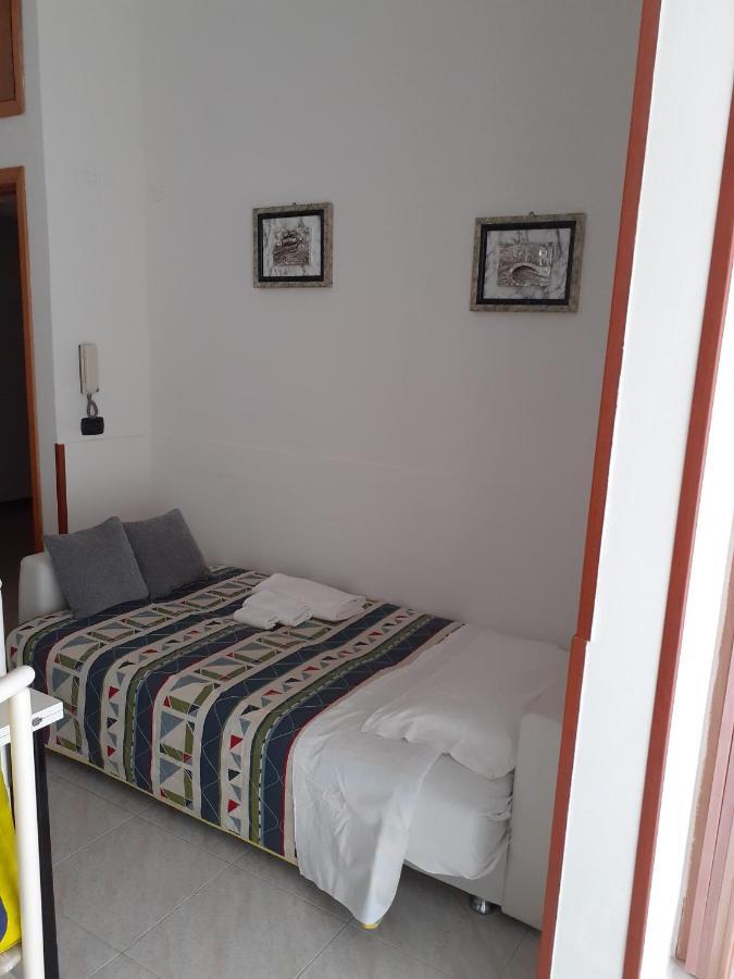 Appartamento Turistico Solarium Syrakus Exterior foto