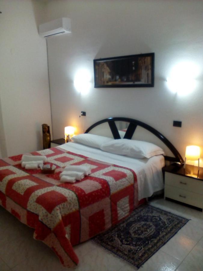 Appartamento Turistico Solarium Syrakus Exterior foto